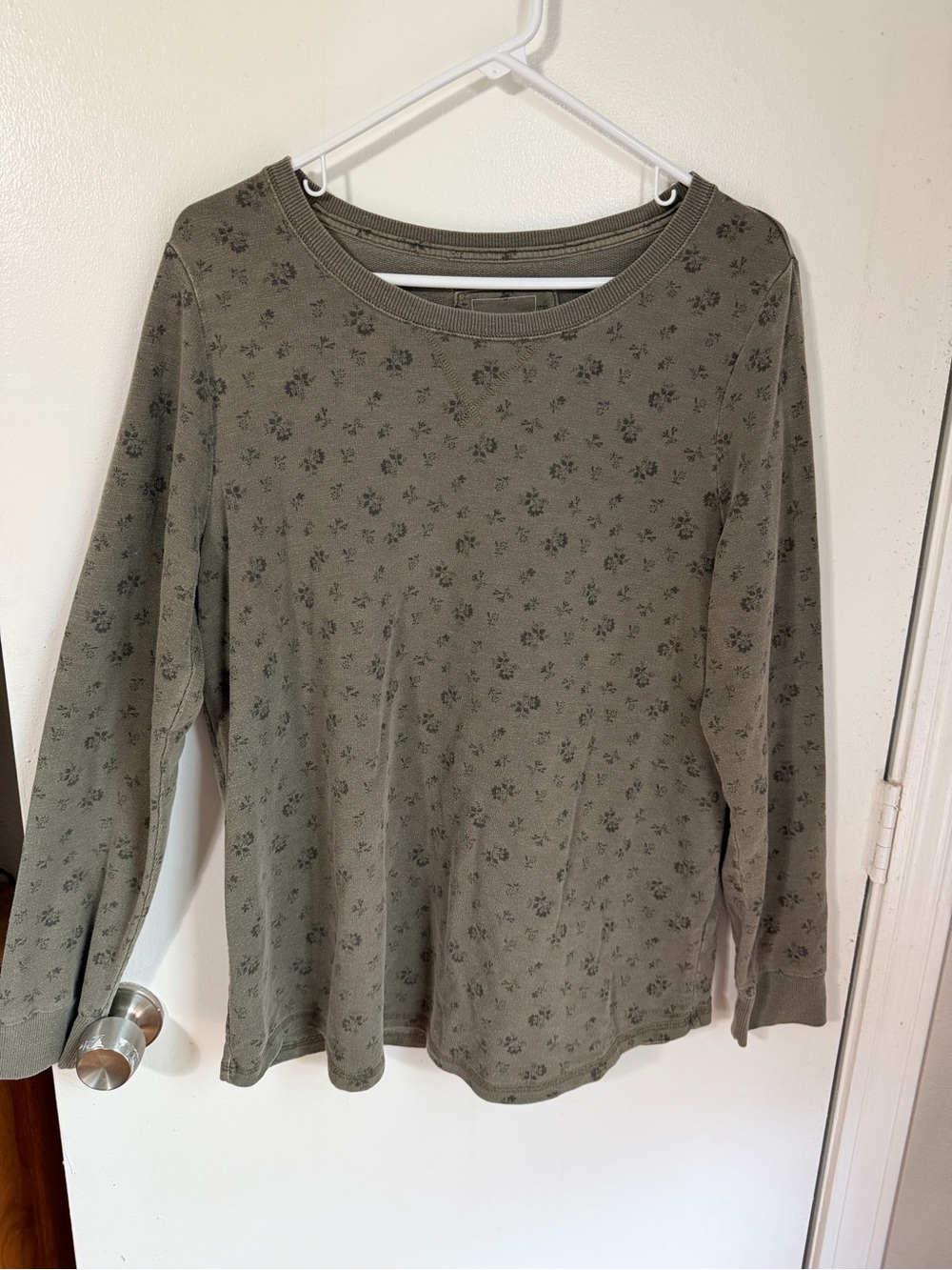 Sonoma Olive Green Floral Knit Long Sleeve Top